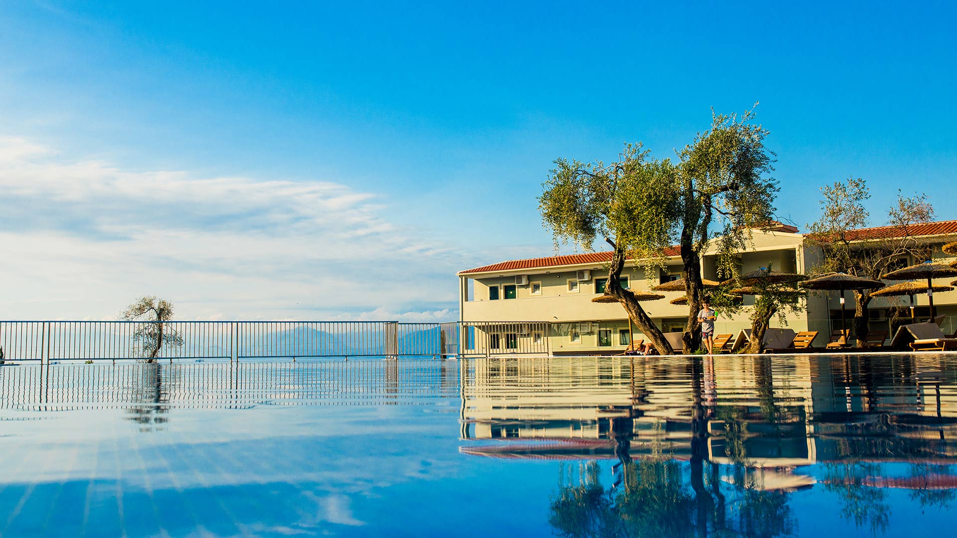 Robolla Beach Aparthotel